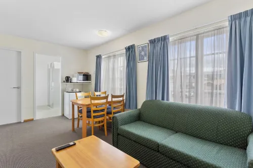 Martin Cash Motel Rooms Photos