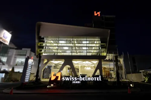 Swiss-Belhotel Jambi Extérieur Photos
