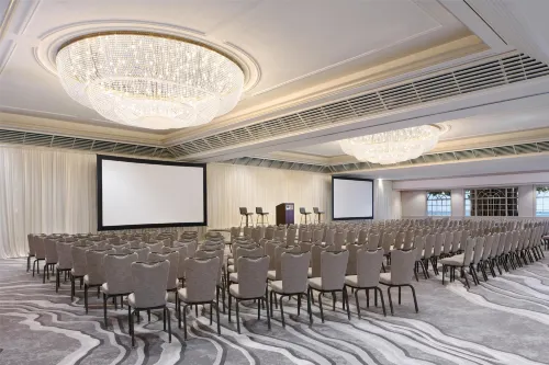 Hyatt Regency Waikiki Beach Resort & Spa Business Facilities Photos