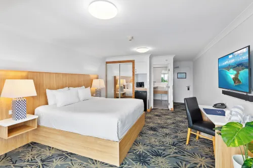 Airlie Beach Hotel Photos