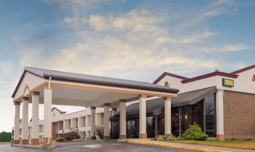 Red Roof Inn & Suites Mt Holly - McGuire AFB Featured Photos