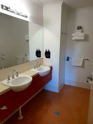 Ramada Encore By Wyndham Belconnen Canberra Photos