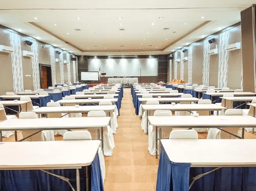 Wonua Monapa Hotel Resort Business Facilities Photos