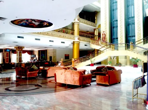 Pacific Palace Hotel Area Publik Photos