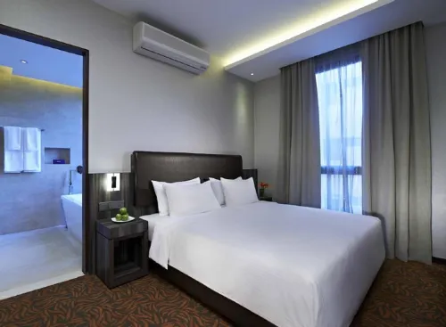 Amrise Hotel Kitchener Photos