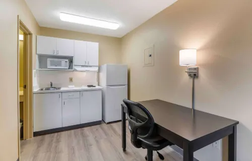 Extended Stay America Suites - St Louis - Westport - E Lackland Rd Rooms Photos