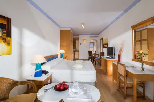 Paphos Gardens Holiday Resort Номера Photos