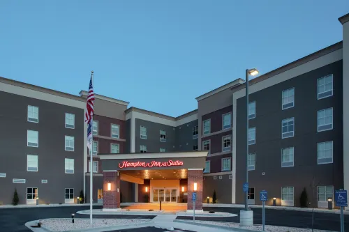 Hampton Inn and Suites by Hilton Logan Exterior Photos