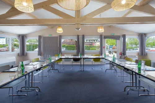 Hôtel Kyriad Marseille Est Aubagne Gémenos Espaces Affaires Photos