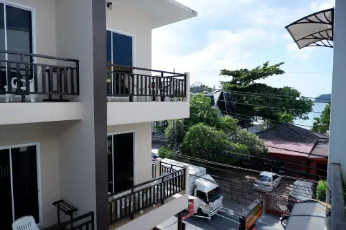 Kata Beachwalk Hotel and Bungalows Kamar Photos