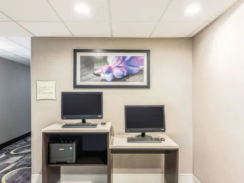 La Quinta Inn & Suites by Wyndham Denver Tech Center Business Facilities Photos