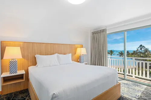 Airlie Beach Hotel Rooms Photos
