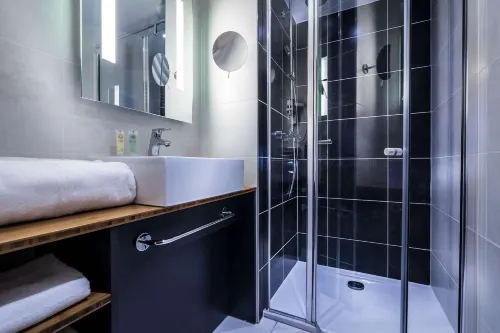 Best Western Plus Suitcase Paris la Defense Rooms Photos