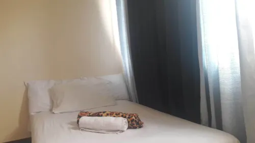 Ekonumi Rooms at Moonwalk Paranaque Rooms Photos