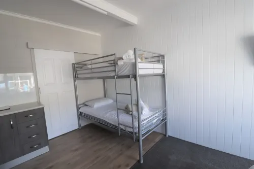 Nobby Beach Holiday Village Kamar Photos