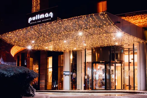 Pullman Bucharest World Trade Center Exterior Photos