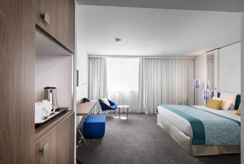 Golden Tulip Marseille Euromed Photos
