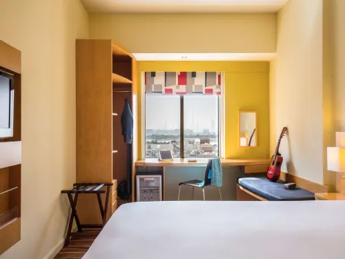 ibis Deira Creekside Dubai Zimmer Photos