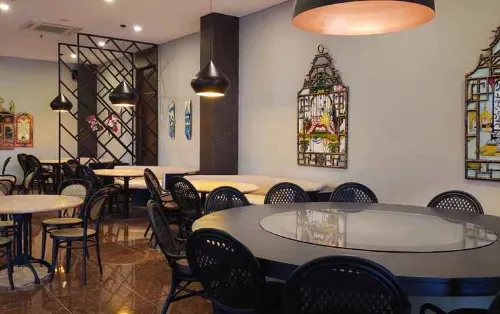 EASTERN HOTEL BOJONEGORO Makanan Photos