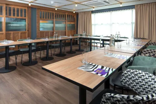 Ibis Styles London Gatwick Airport Business Facilities Photos
