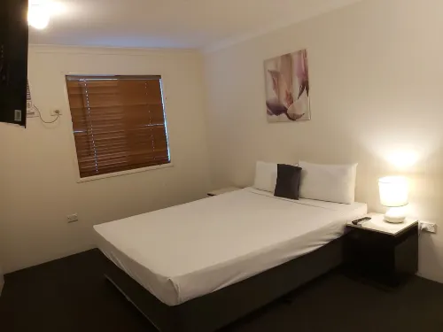 Cosmopolitan Motel & Serviced Apartments Photos