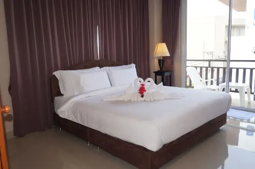 Kata Beachwalk Hotel and Bungalows Zimmer Photos
