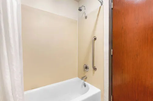 Best Western Plus Parkway Inn Photos