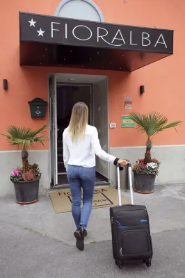 Hotel Fioralba Milano Esterni Photos