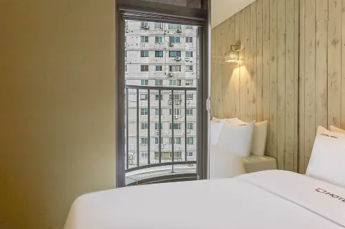 Hertz Hotel Rooms Photos