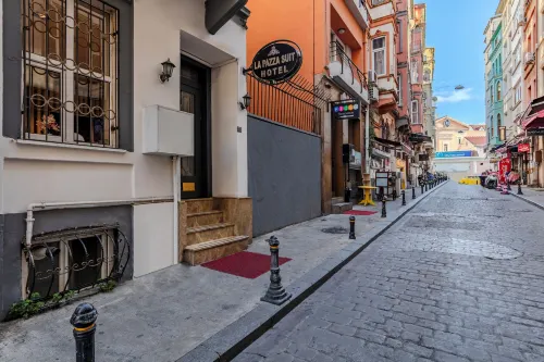 La Pazza Suites Near Hotel Photos
