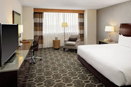 DoubleTree by Hilton Hotel Tulsa Downtown Rooms Photos
