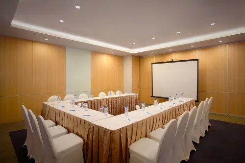 BATIQA Hotel Karawang Fasilitas Bisnis Photos