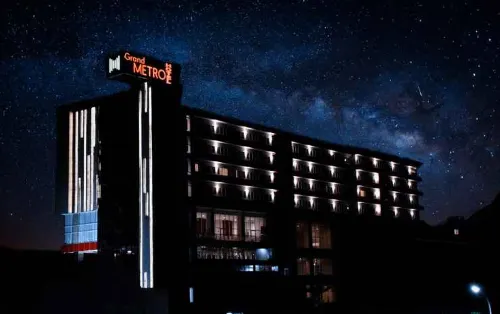 Grand Metro Hotel Tasikmalaya Außen Photos
