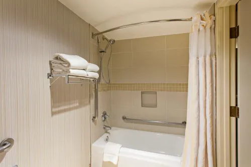 Hilton Garden Inn Valencia at Six Flags Camere Photos