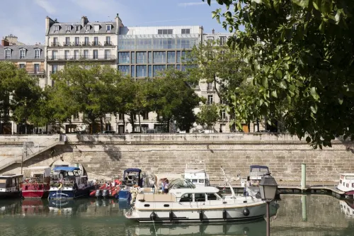 Generator Paris À proximité de l'hôtel Photos