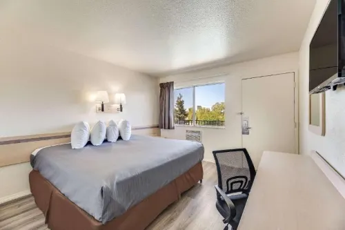Econo Lodge Stockton Near I-5 Fairgrounds Rooms Photos