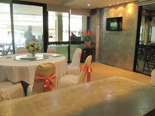 Dusit Hotel Restauration Photos