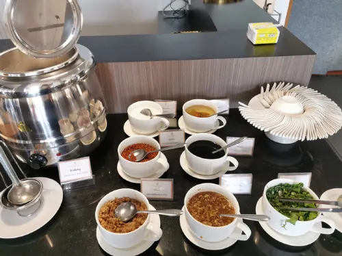 Songphanburi Hotel Mahlzeiten Photos