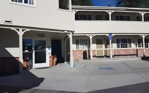 Travel Inn Exterior Photos