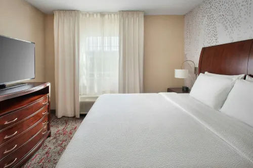 Fairfield Inn & Suites Great Barrington Lenox/Berkshires Rooms Photos