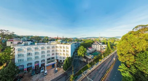 Khách sạn Ngọc Phát Đà Lạt Xung quanh Photos