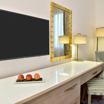 Gefinor Rotana Rooms Photos
