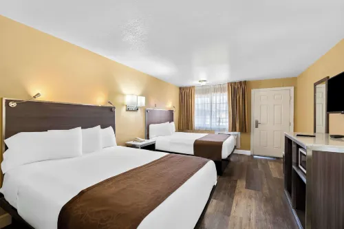 Americas Best Value Inn and Suites Flagstaff Rooms Photos