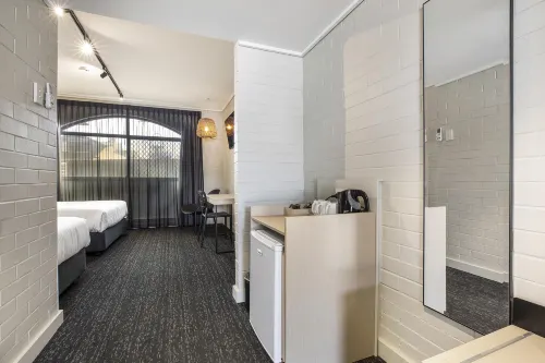 Nightcap at Springwood Hotel Rooms Photos