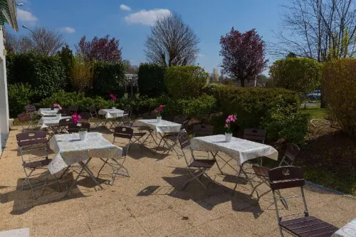 Hôtel Kyriad Chantilly Sud Luzarches À proximité de l'hôtel Photos