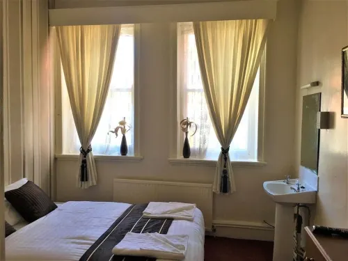 Assheton Hotel Photos