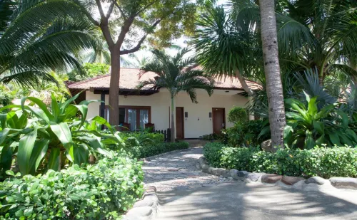 Diamond Bay Resort & Spa Außen Photos
