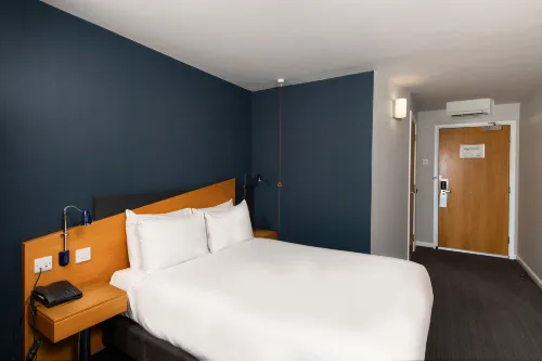 Holiday Inn Express Taunton East Rum Photos