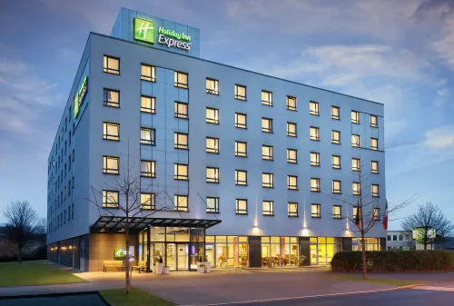 Holiday Inn Express Dusseldorf - City North Da non perdere Photos