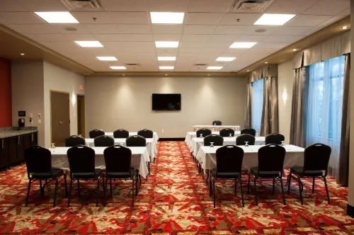Hampton Inn by Hilton Chilliwack Business Photos